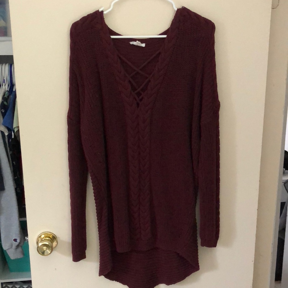Knitted V-neck burgundy